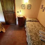 In With Pool And Sauna Todi