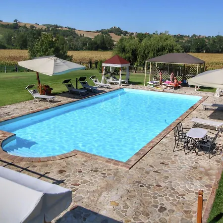 In With Pool And Sauna * Todi