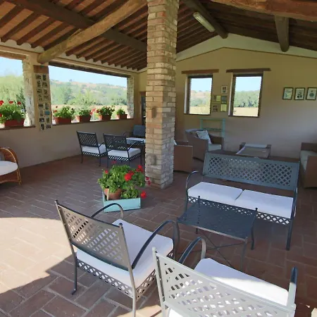 In With Pool And Sauna * Todi