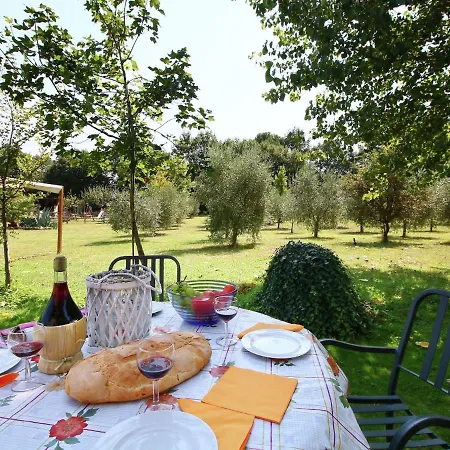 Сasa de vacaciones In With Pool And Sauna