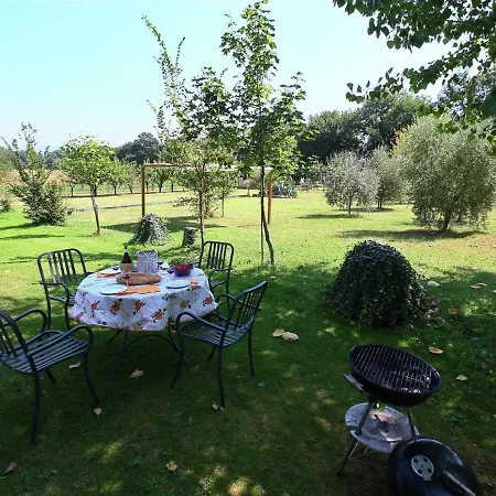 Hébergement de vacances In With Pool And Sauna Todi
