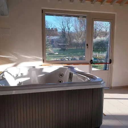 In With Pool And Sauna Hébergement de vacances Todi