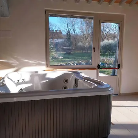 In With Pool And Sauna Hébergement de vacances