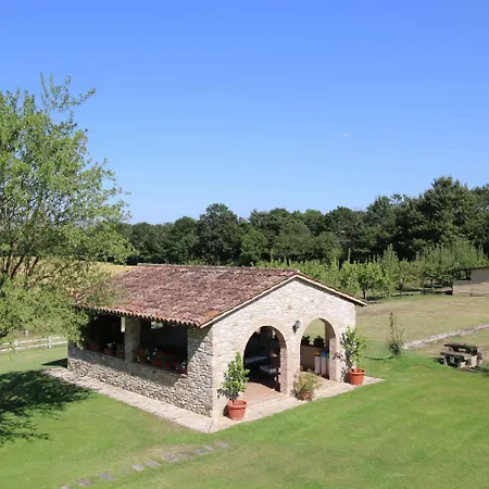 Hébergement de vacances In With Pool And Sauna Todi