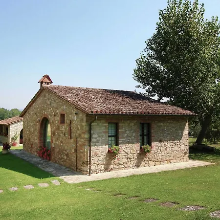 In With Pool And Sauna Todi